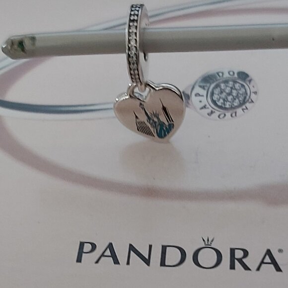 USED Pandora NYC Cityspace, New York City Liberty Heart Pendant charm - Picture 6 of 7